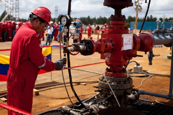 Venezuela adelanta reuniones en Houston para obtener insumos y equipos petroleros