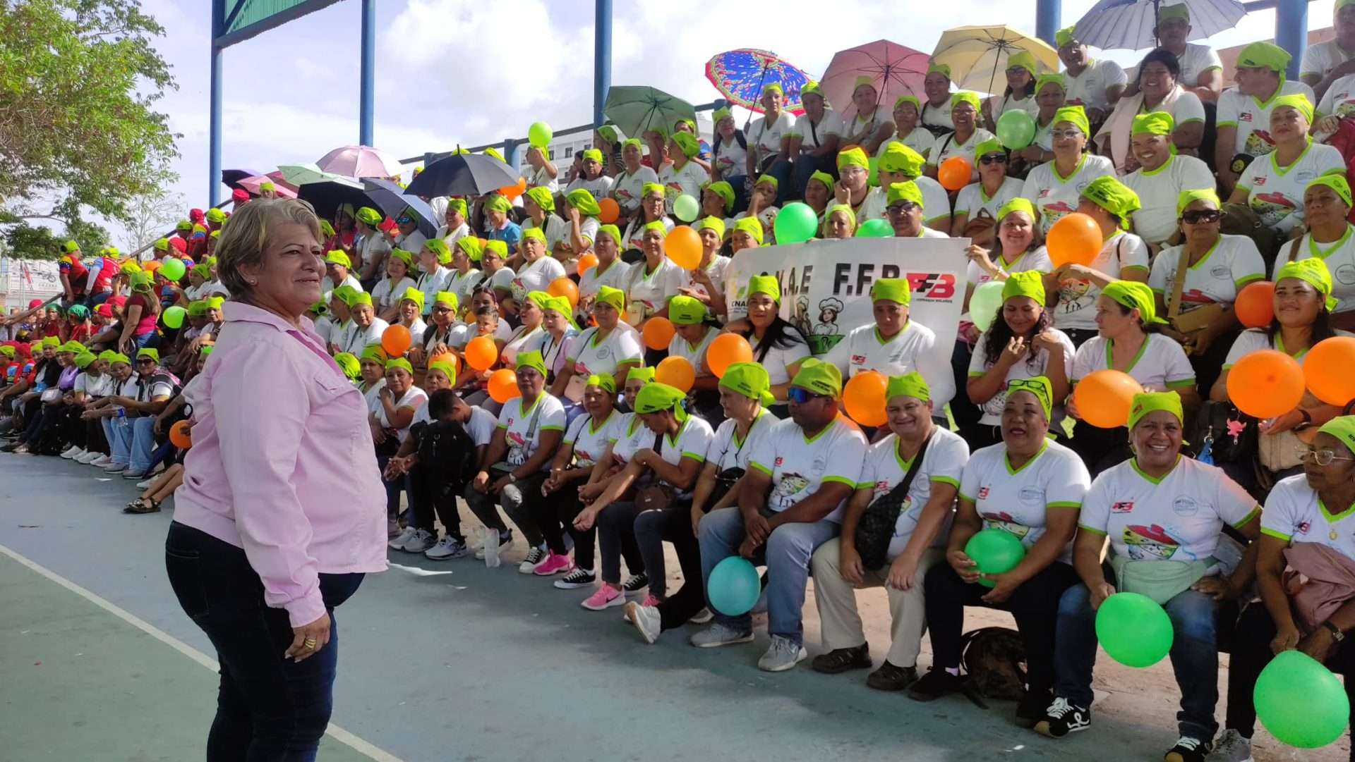 ​3.260 pares de zapatos reciben cocineras de la Patria en Monagas
