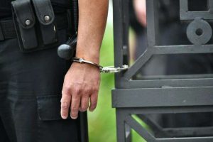 25 años pagará un policía por matar a un hombre