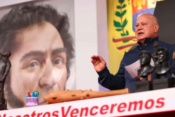 Cabello: se han dado de baja a 22.000 funcionarios policiales por investigaciones