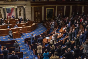Cámara de Representantes de EEUU aprobo la resolución para frenar la acción militar contra Irán