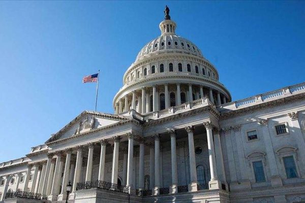 Cámara de Representantes intenta poner freno a la guerra de Trump contra Irán