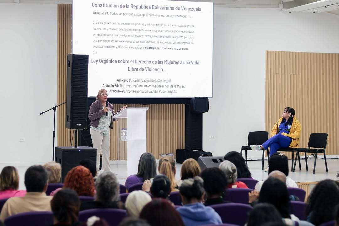 Capacitan a más de 200 lideresas en materia de violencia de género