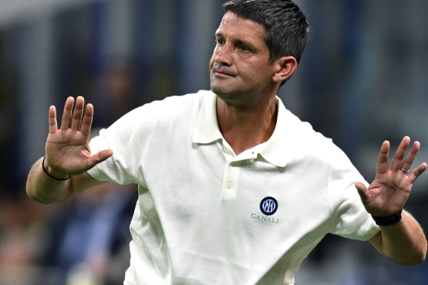 Cristian Chivu renueva como entrenador del Inter de Milán