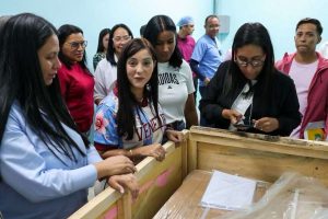 Dotan centros de salud en Ocumare de la Costa y Maracay