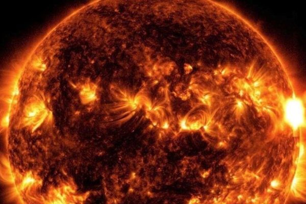 El Sol emite fuerte llamarada solar