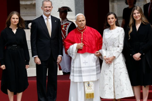El papa León XIV llega a Madrid para su primera visita apostólica a España