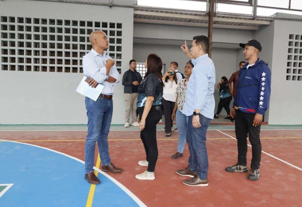 En Sarría rehabilitan el Liceo Simón Rodríguez