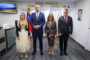 Fiscal Devoe asume la presidencia del Poder Ciudadano