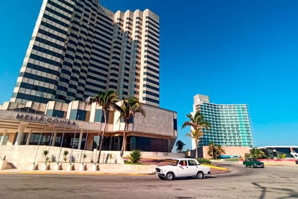 Grupo Meliá deja de operar 15 hoteles en Cuba por amenazas de sanciones de EEUU