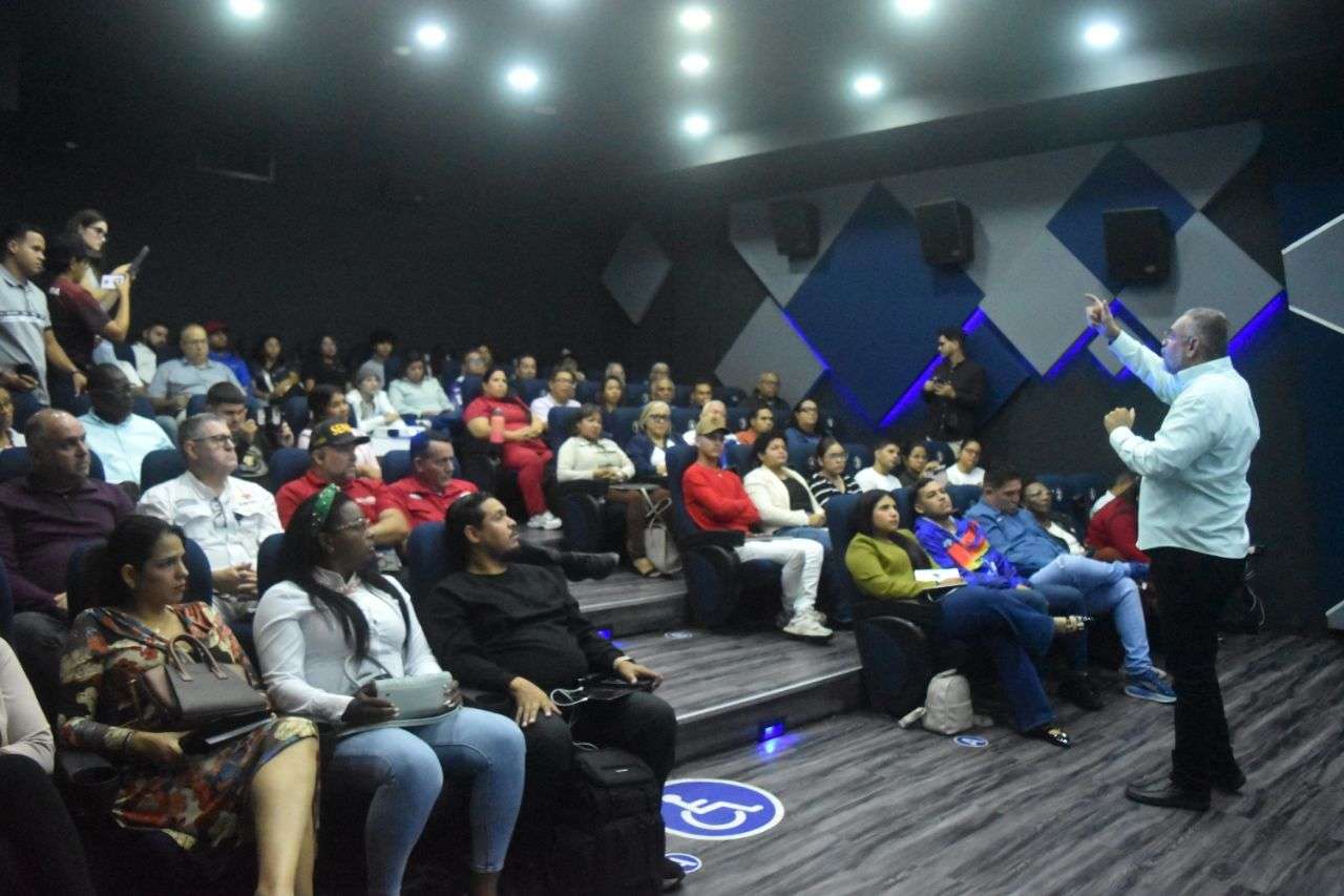 La Guaira propone simplificar trámites y automatizar servicios públicos