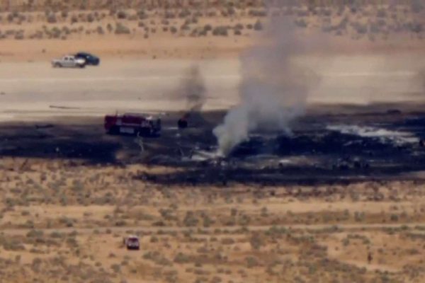 Mueren ocho personas en accidente de bombardero siniestrado en EEUU