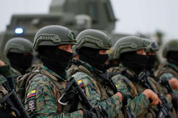 Noboa despliega 13 mil militares en cuatro provincias por lucha contra el crimen