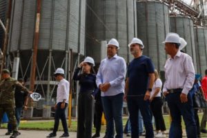 El ministro Padrino López se reunió con productores de Portuguesa