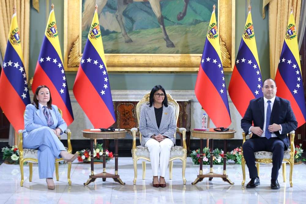 Pdvsa y Shell firman acuerdos de gas y petróleo