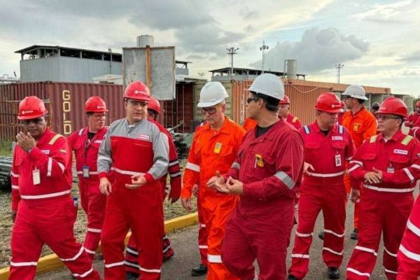 Pdvsa y Shell inspeccionan complejo Muscar en Monagas