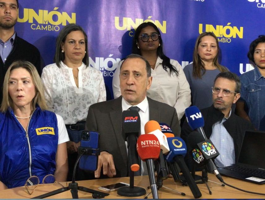 Piden al gobierno usar ingresos petroleros para pagar sueldo