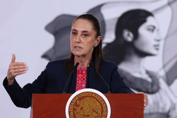 Sheinbaum pide al embajador de EEUU respeto a asuntos internos de México
