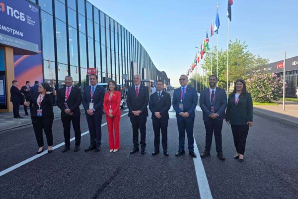 Venezuela fortalece alianzas turísticas y comerciales en Foro de San Petersburgo